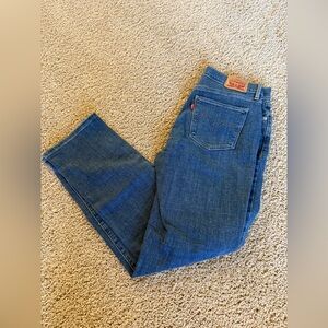Levi's Women’s Size 4 Classic Straight Jeans
